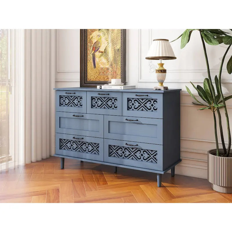 Cassettiera orizzontale a 7 cassetti in stile retrò con pannello dei cassetti intagliato e maniglia in metallo per camera da letto, soggiorno
